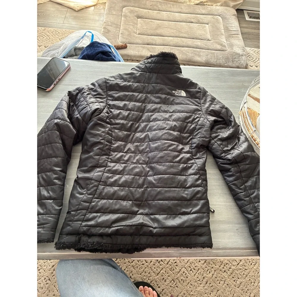 The North Face Girls Mossbud Swirl Reversible Puffer Jacket Black Fleece Coat